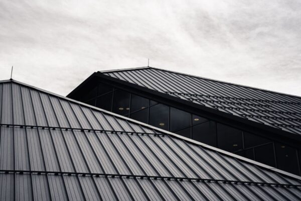 What Are The Best Metal Roof Colors For Your House?